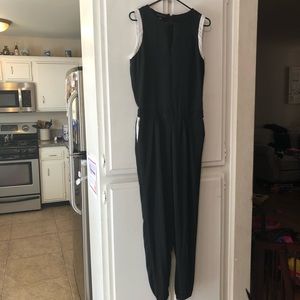 Black with white dress dress pants jumper!